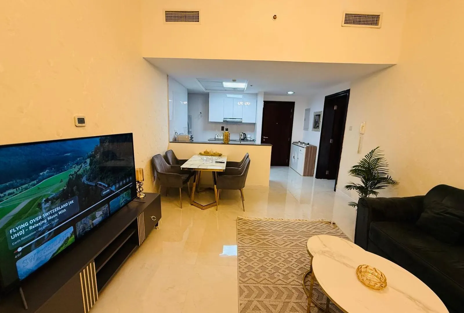One-Master Bedroom - Luxury - 2 Min Walk To Tram Dubaj 0*,