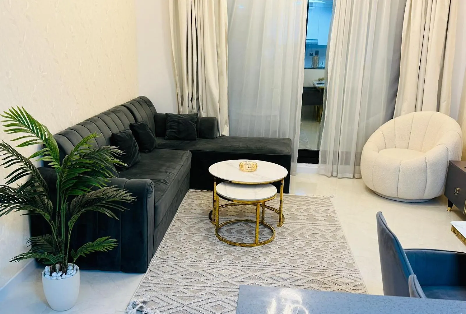 One-Master Bedroom - Luxury - 2 Min Walk To Tram Dubai